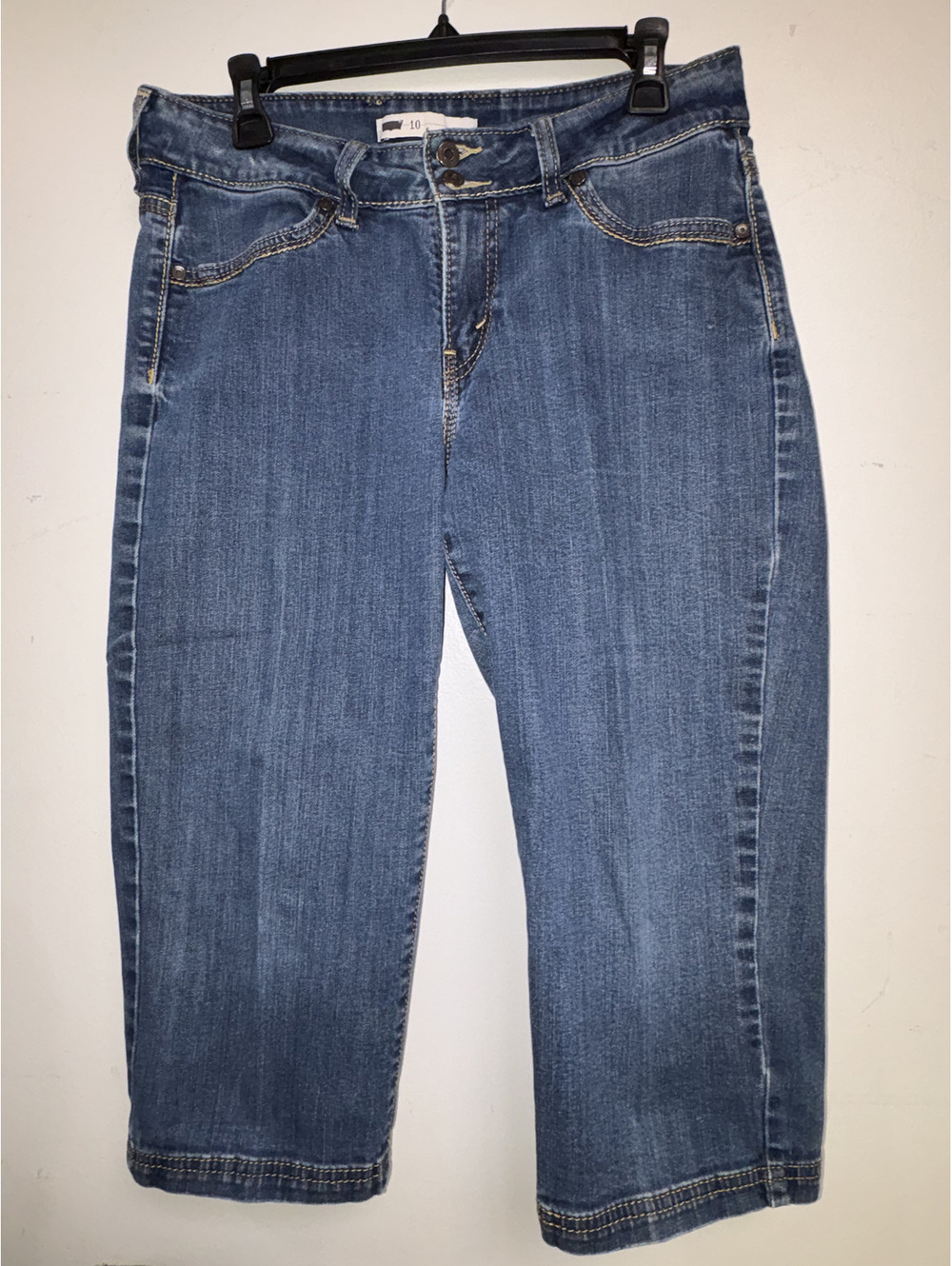 Levi's Classic Blue Denim Capri Jeans Size 10